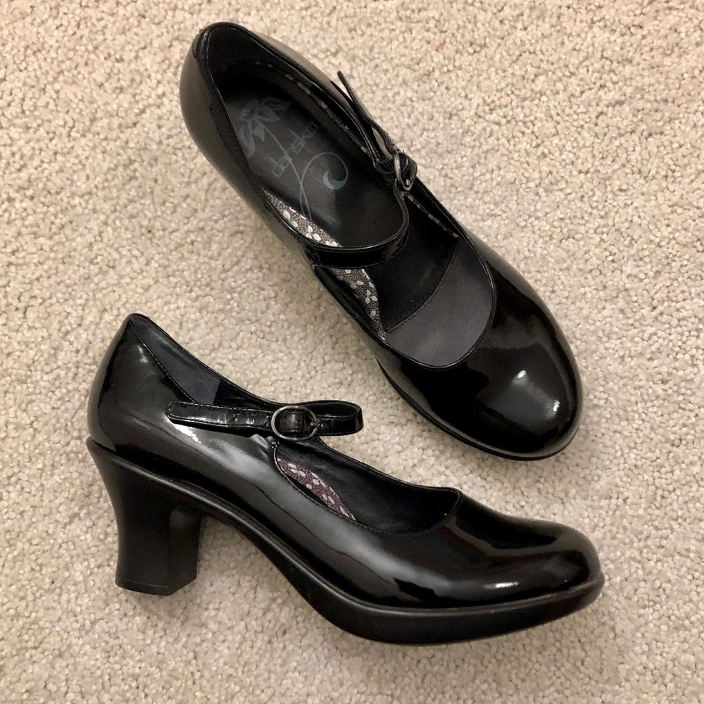 Dansko Mary Jane Black Patent Pumps - Euro Size 39